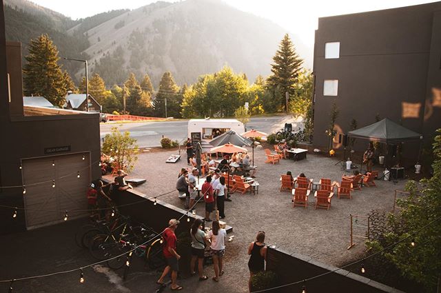 For three days, Hotel Ketchum&rsquo;s outdoor space will transform into The Market. When we asked Hotel Ketchum if they would sponsor the event there was literally no hesitation - see that is the kind of hotel they are&hellip;they support the local a