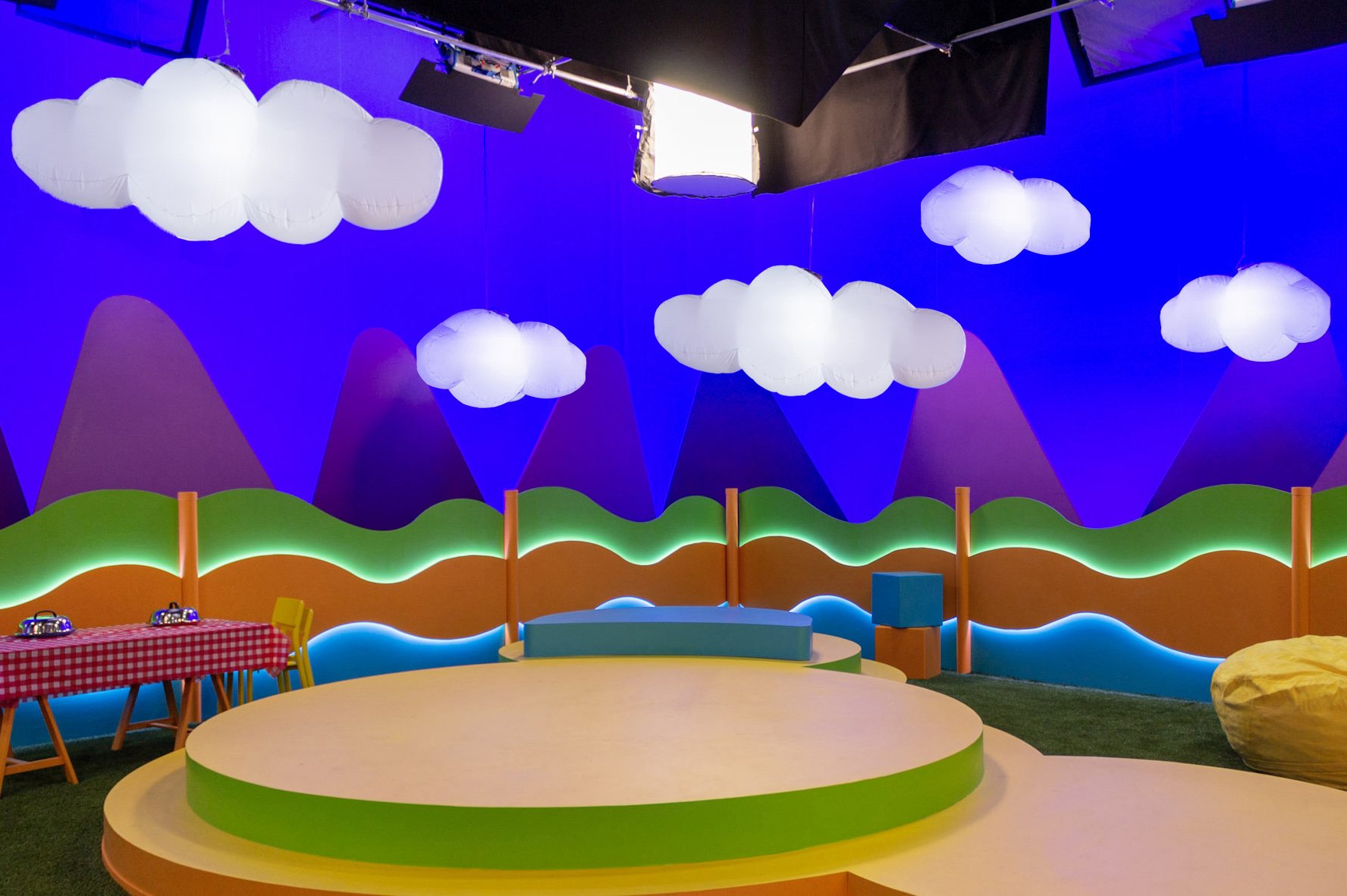 Inflatable Clouds with LED lighting, Inflatable Cloud with LED lights ...