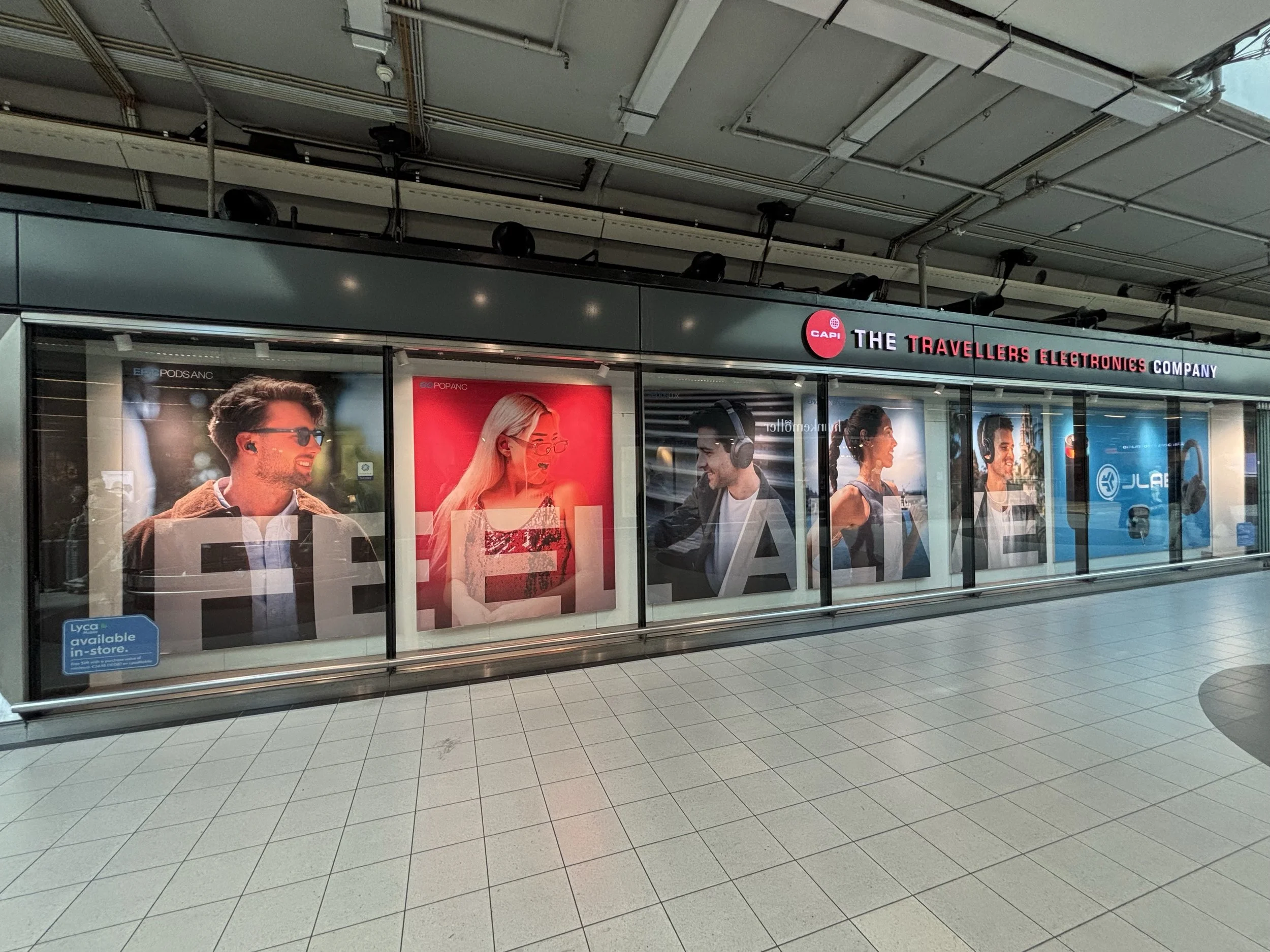 Window Display Airport Schiphol (Amsterdam)