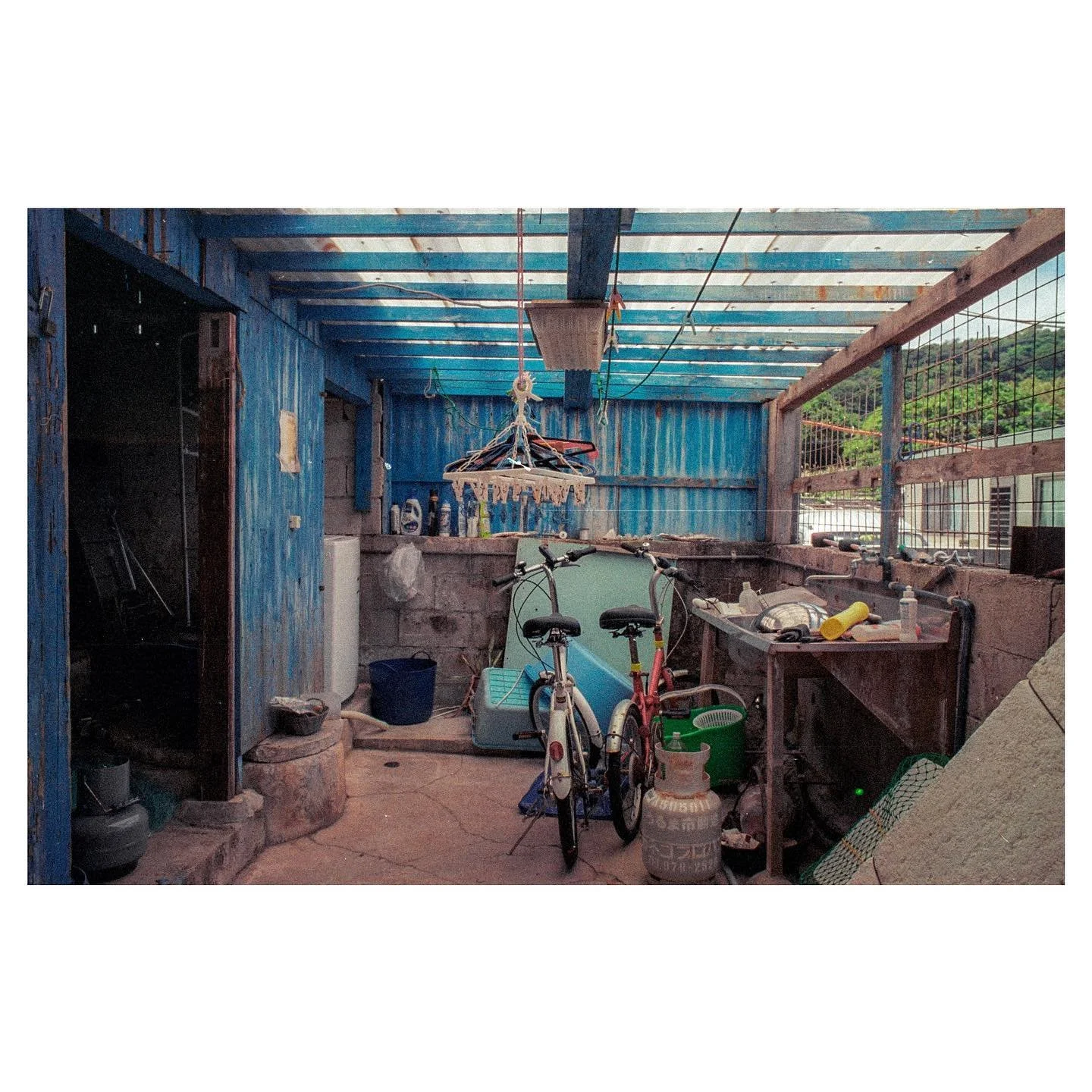 &bull;
&bull;
&bull;
&bull;
&bull;
#filmphotography #35mm #nikon #kodak #portra400 #japan #okinawa