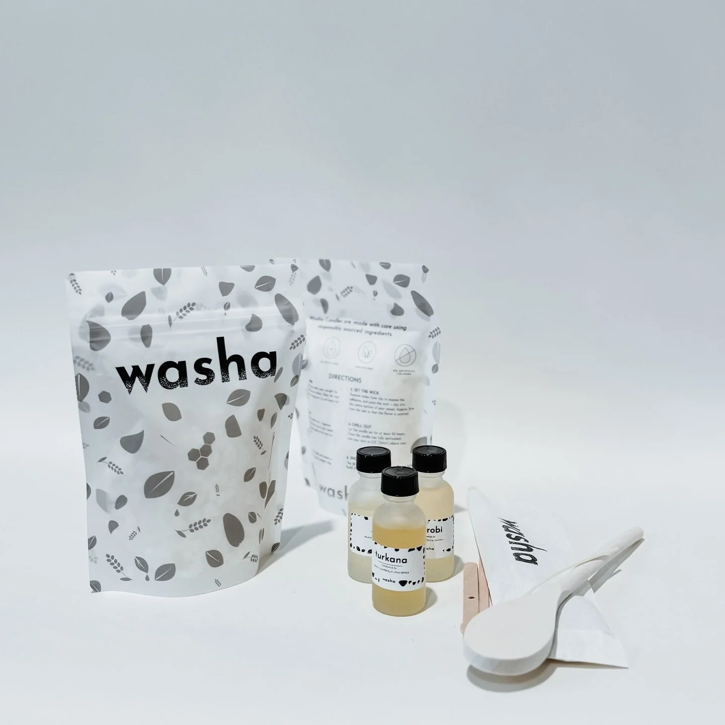 Candle lovers, come this side 🕯️🔥 It&rsquo;s time to give your fav candle vessels a second life with our eco-friendly refill candle bag! Simply melt it, pour and chill it to enjoy a new candle in the container you already love.

Candle making witho