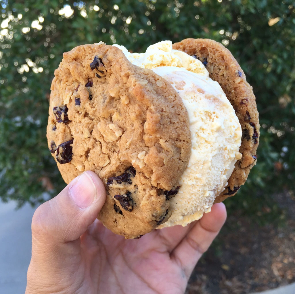 Recess-truck-ice-cream-catering-los-angeles-cookie-sandwich-01.jpeg