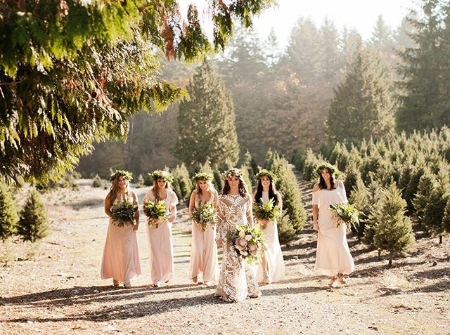 The definition of &ldquo;squad goals&rdquo; 
A few throwbacks from this lovely day last fall in the PNW🌲