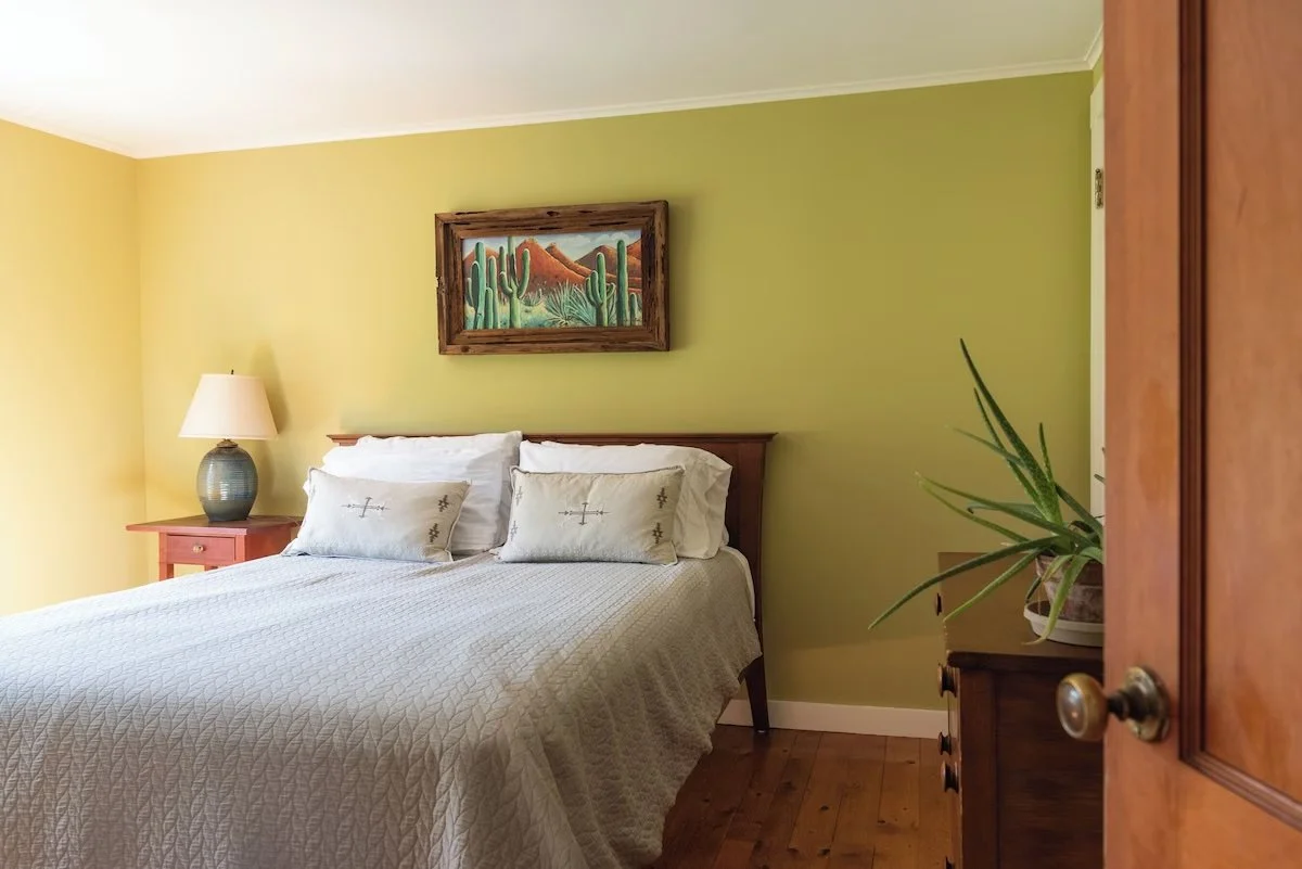Queen Bed - Main House