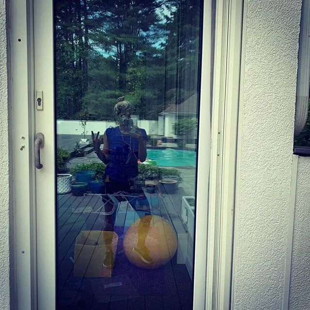 If I hadn&rsquo;t done my core workout outside.... I would never have scene the beauty of photo 2. &mdash;&mdash;&mdash;&mdash;&mdash;&mdash;&mdash;&mdash;&mdash;&mdash;
#perspective #appreciation #noticelife #noticebeauty #experiencethebeauty #beaut