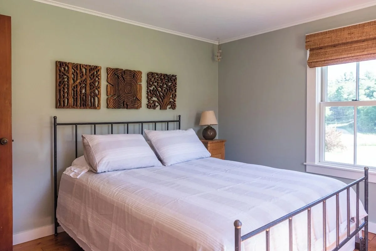 Queen Bed - Main House