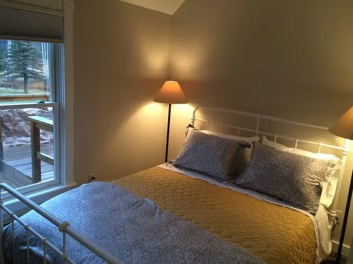 Queen Room 2