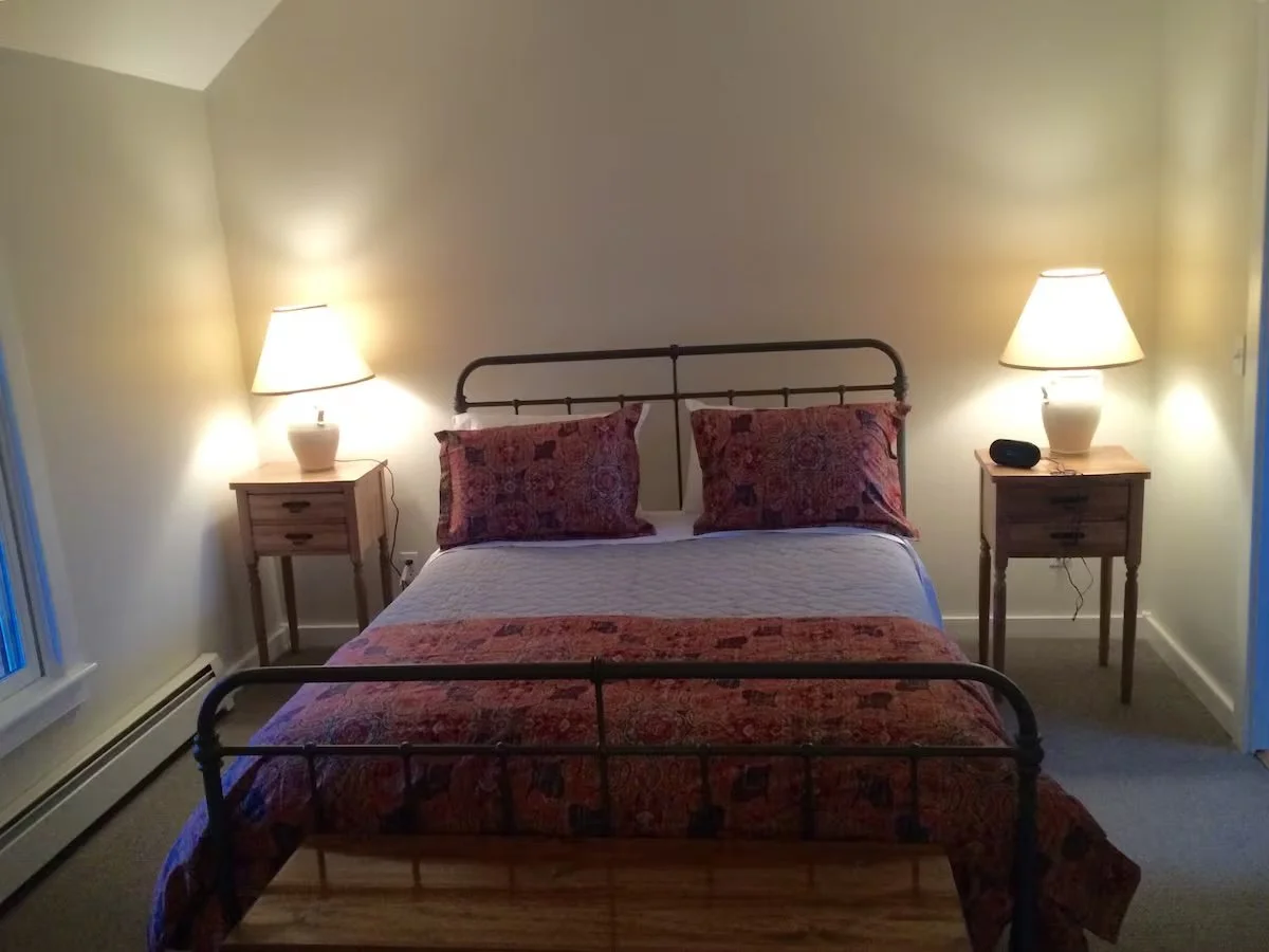 Queen Room 1