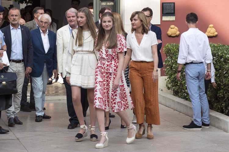 The Princess of Asturias and Infanta Sofia Visit Dali Museum in ...