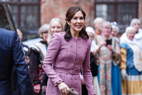 Crown Princess Mary Visits Exhibition Dedicated to Her 50th Birthday ...