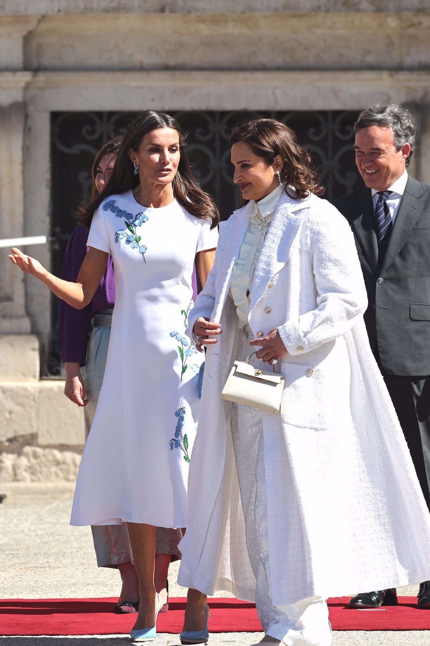The King and Queen of Spain Welcome the Emir of Qatar and Sheikha ...
