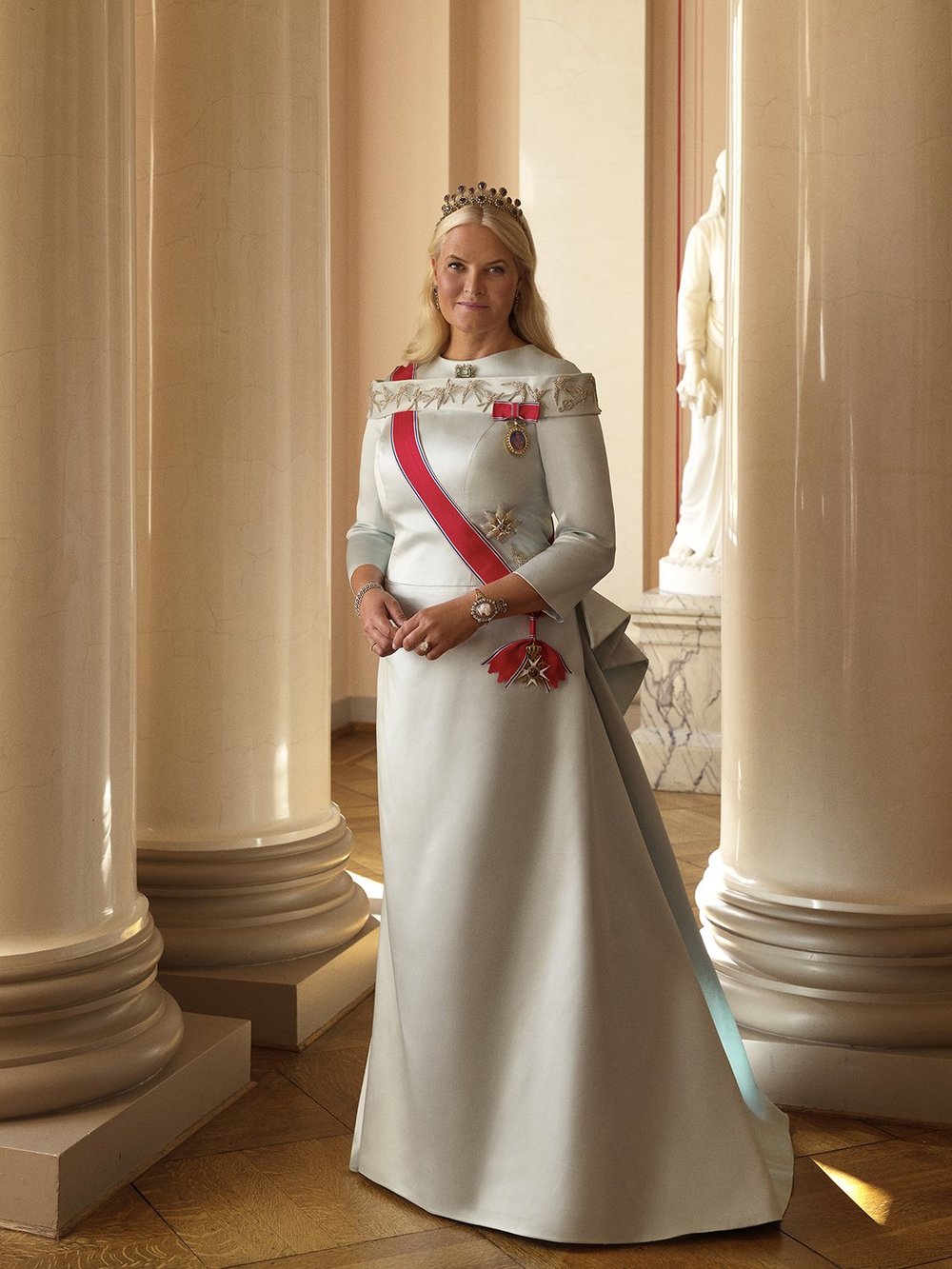 Official Portraits of The Crown Prince and The Crown Princess of Norway ...
