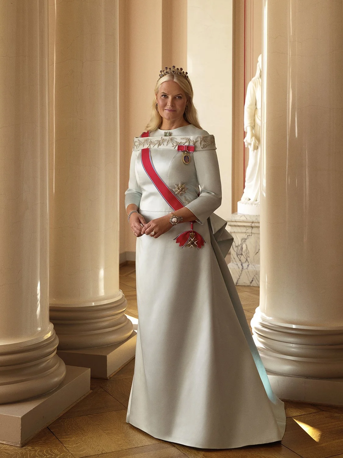 How does the Royal Court plan to manage her duties?