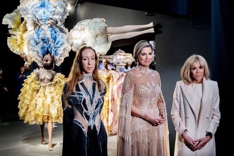 Queen Maxima Visits Iris Van Herpen Exhibition in Paris — Royal ...
