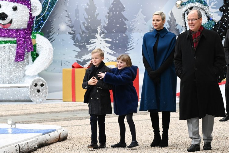 The Prince and Princess of Monaco Attend the Christmas Tree Ceremony ...