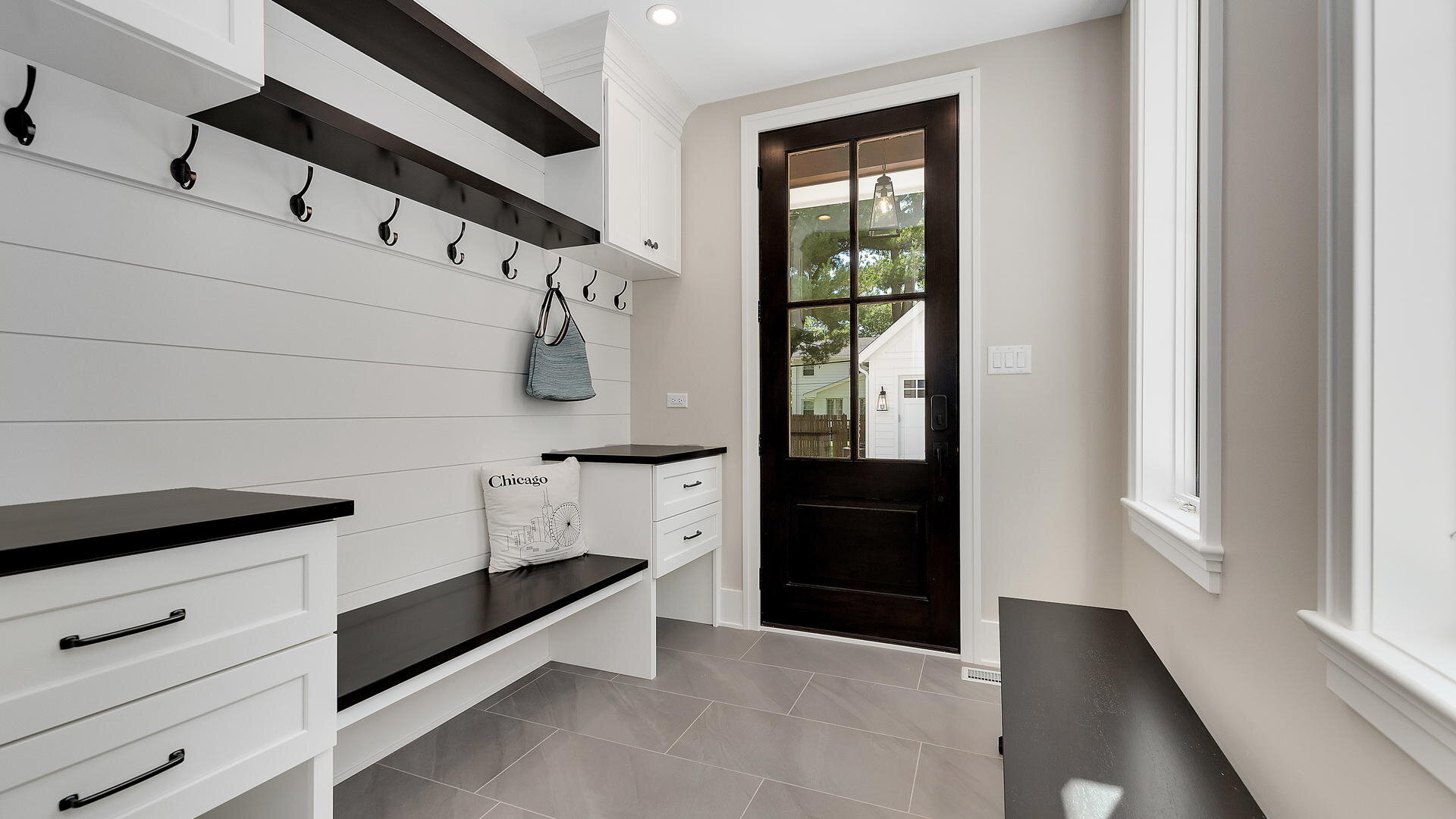 549 N Elm St Hinsdale - mudroom.jpg