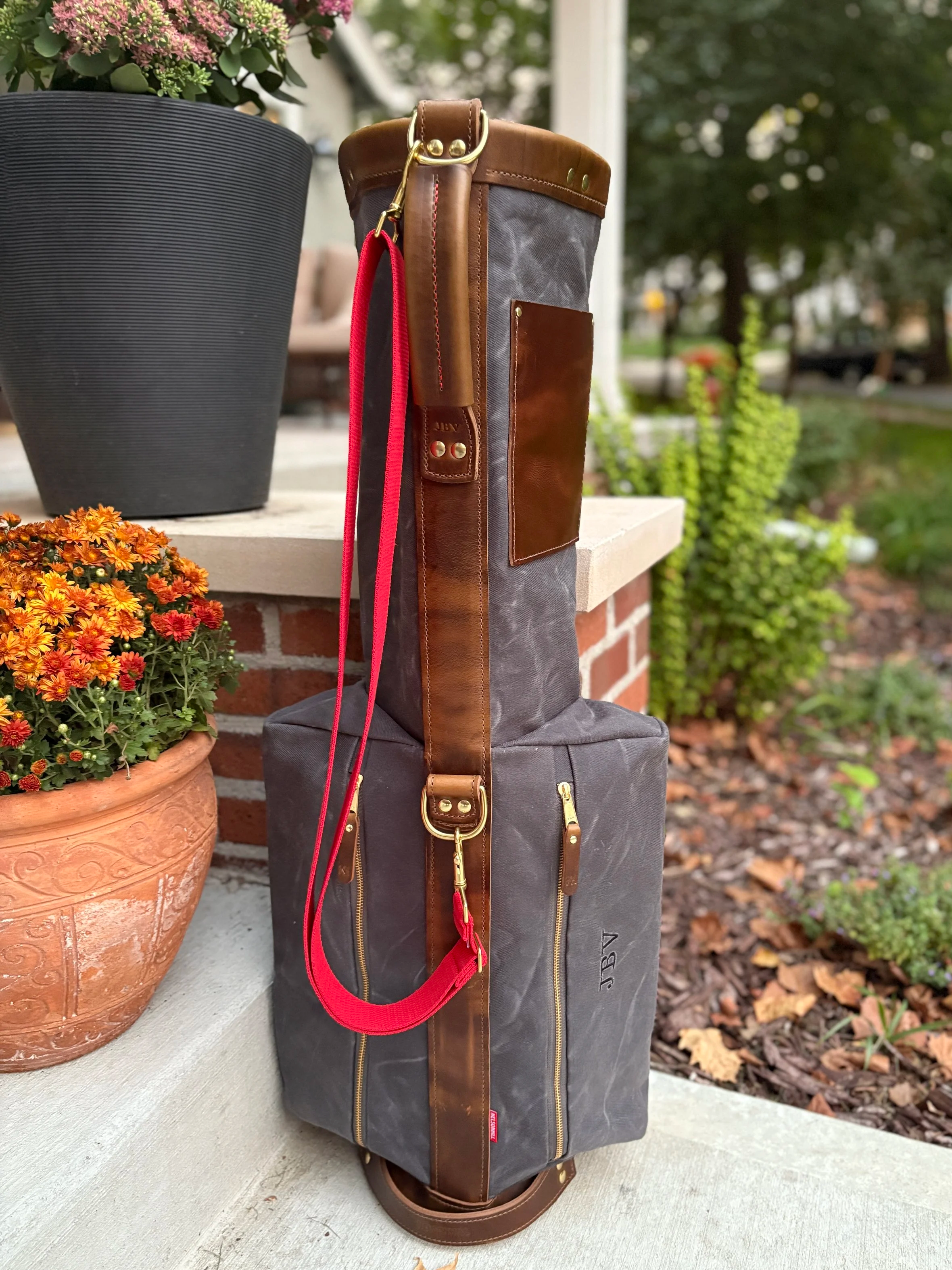 26-nelson-hill-original-leather-sunday-golf-bag.png