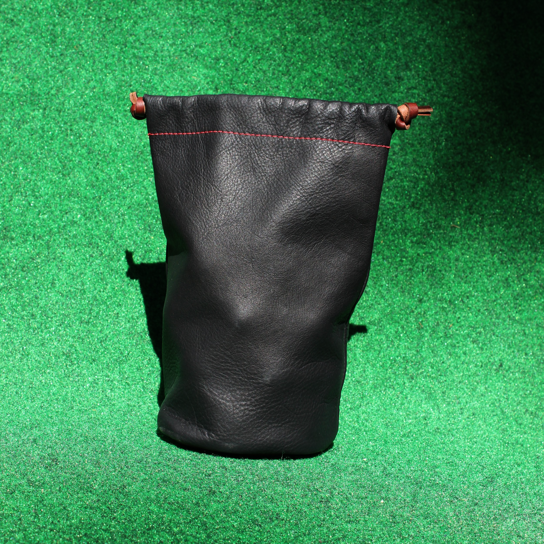 7-leather-golf-shag-bag.webp