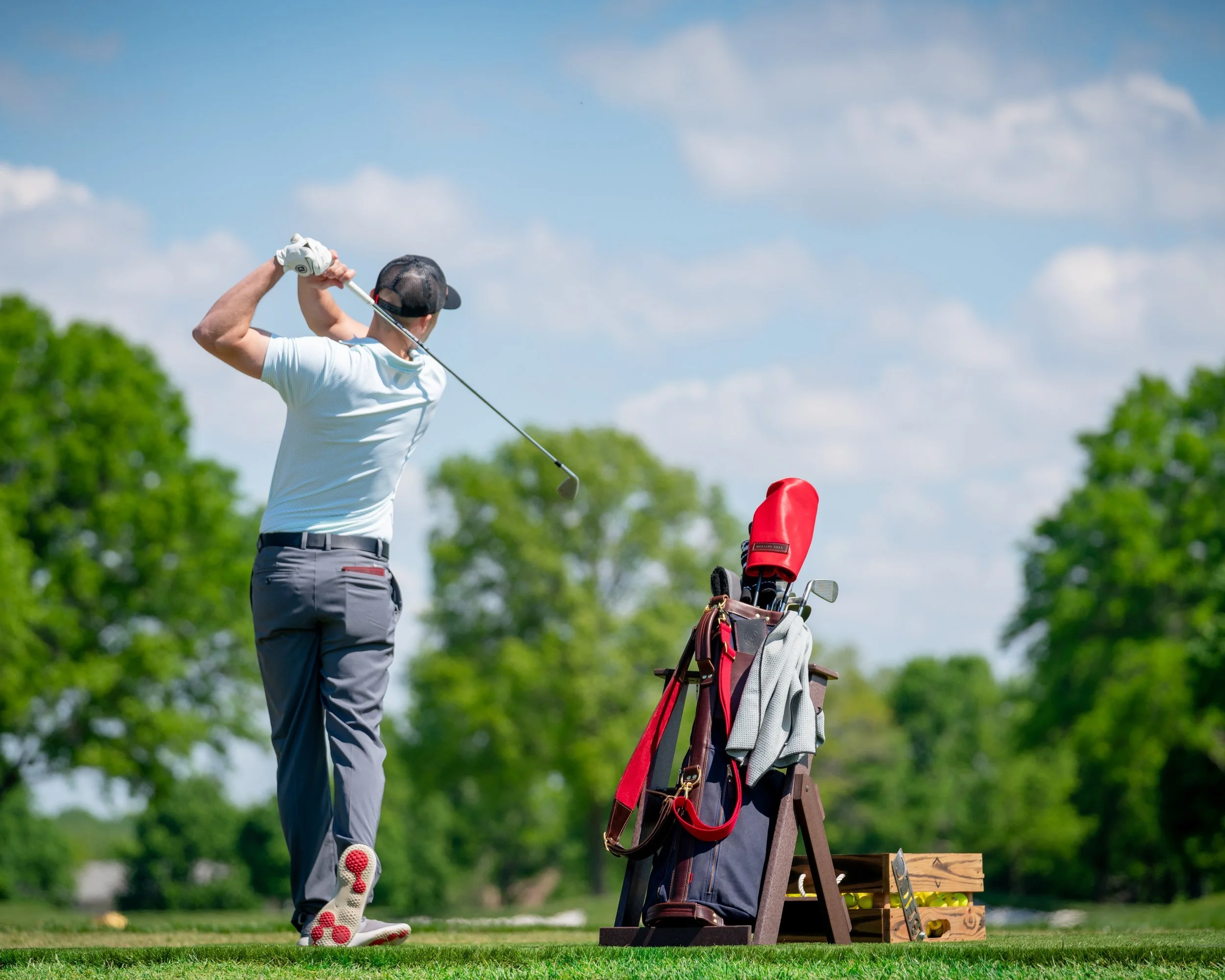 12-leather-golf-bag-made-in-usa.jpg