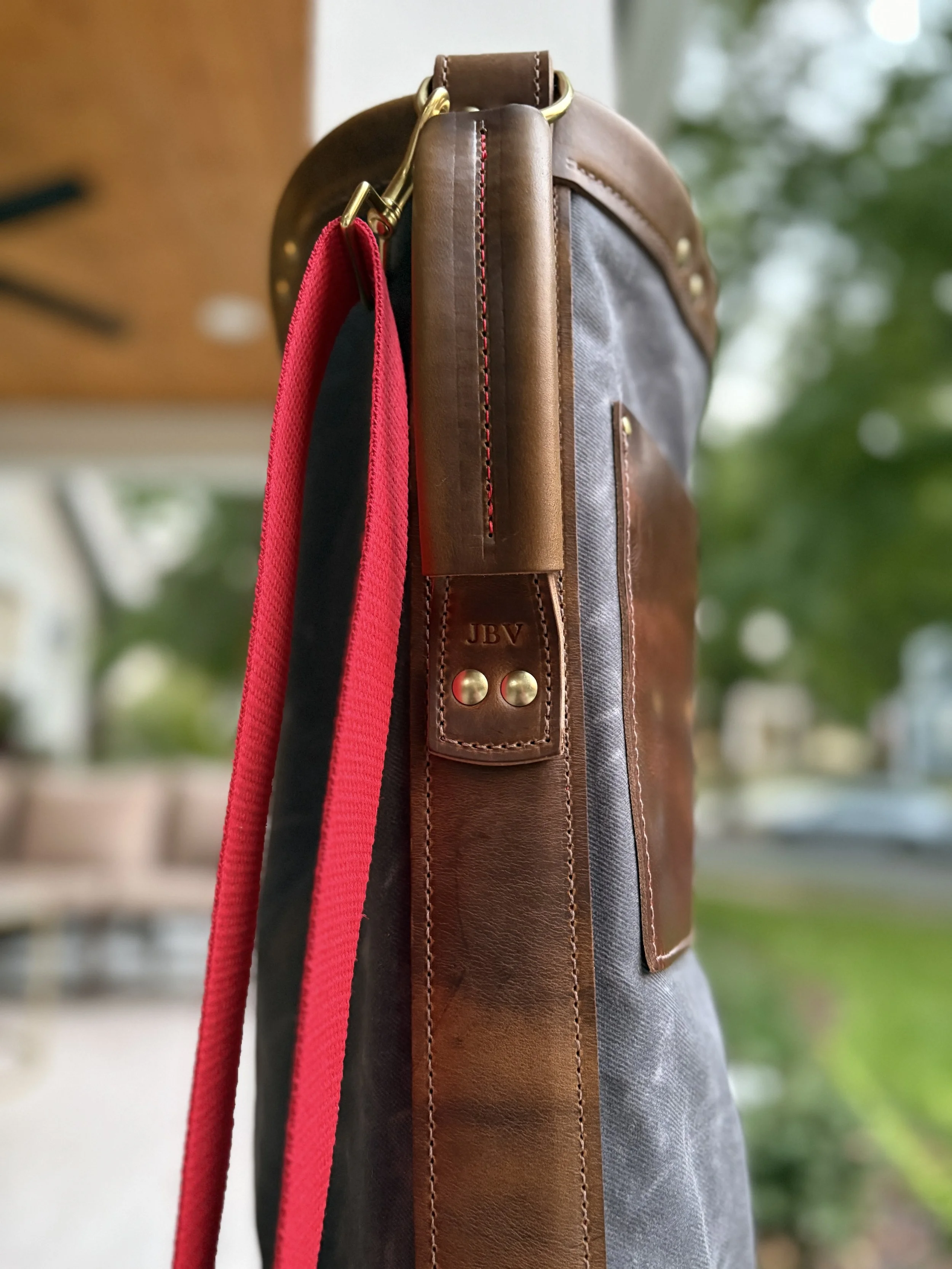 27-nelson-hill-original-leather-sunday-golf-bag.JPG