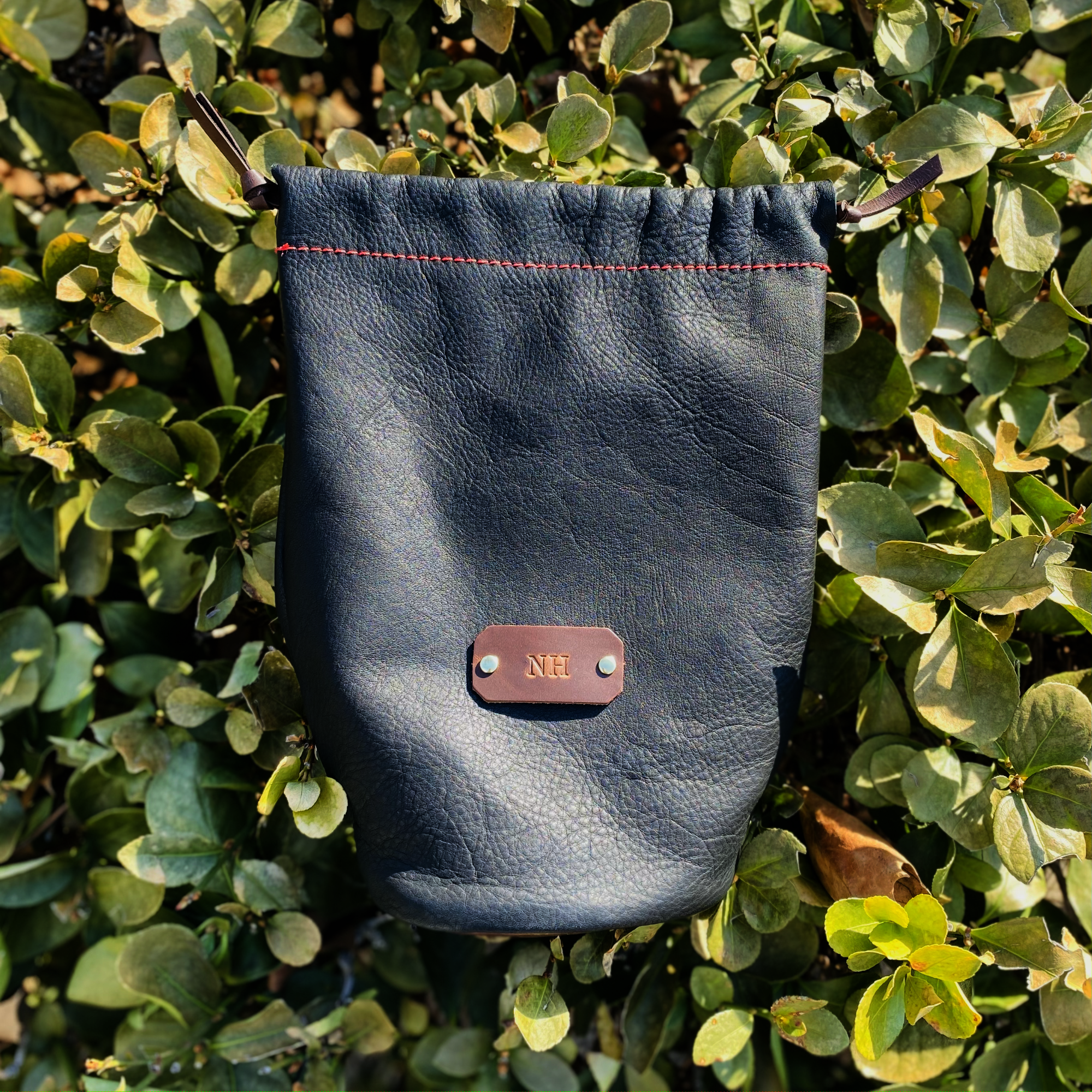 4-leather-golf-shag-bag.webp