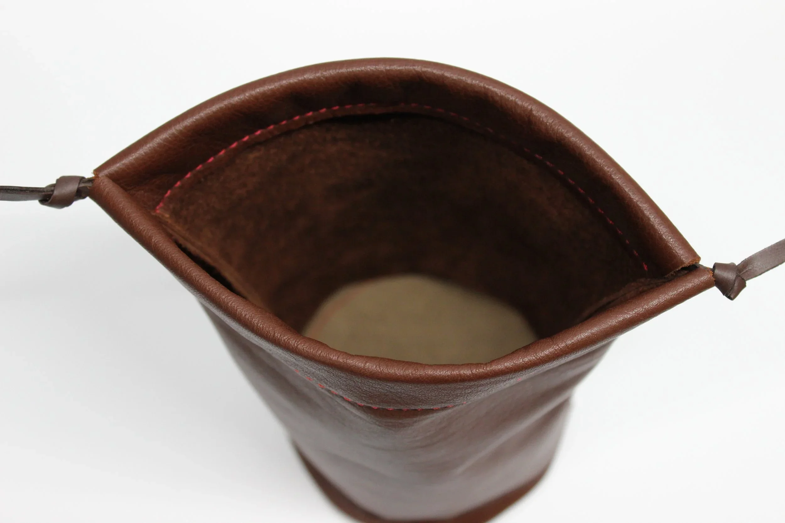 6-leather-golf-shag-bag.webp
