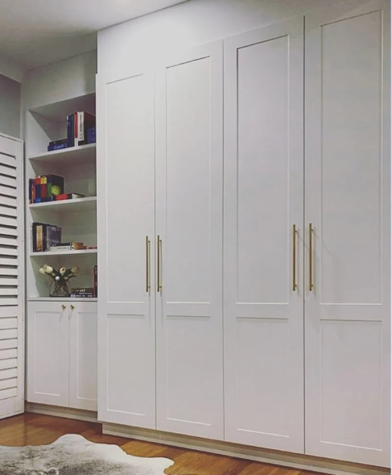 shaker with mid-rail