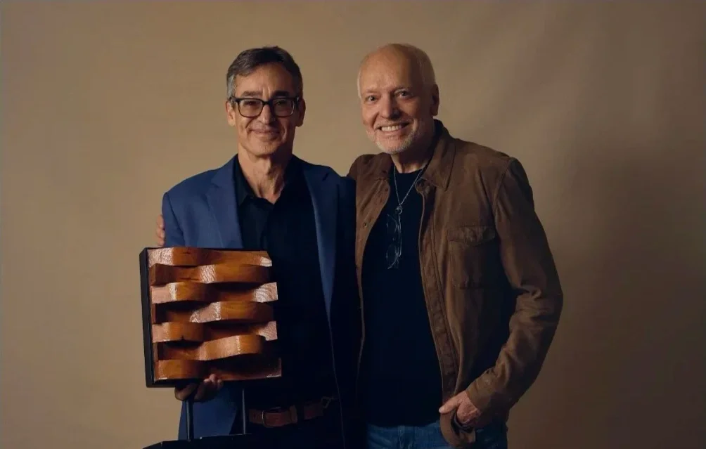 Les Paul Spirit Award