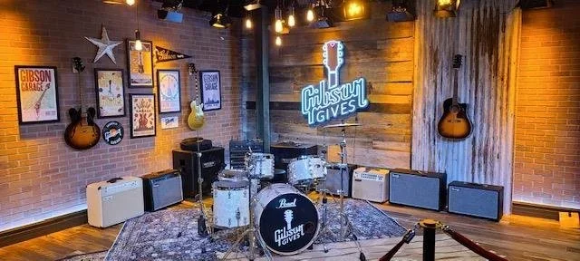 Gibson Gives Stage at WSMV
