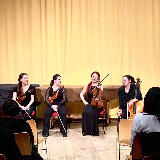 Lovely time at the Sevenoaks School, giving masterclasses to the music scholars and a concert in the evening - thank you for having us @sevenoaksmusic @sevenoaksschooluk 🎶