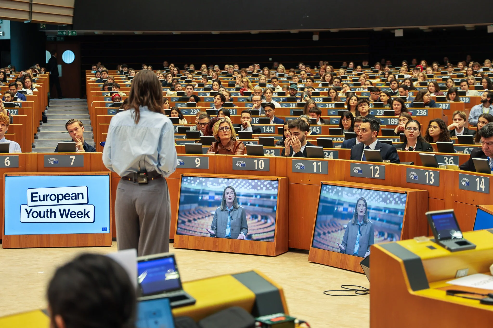 photo-institutionnelle-hemicycle-parlement-europe.jpg