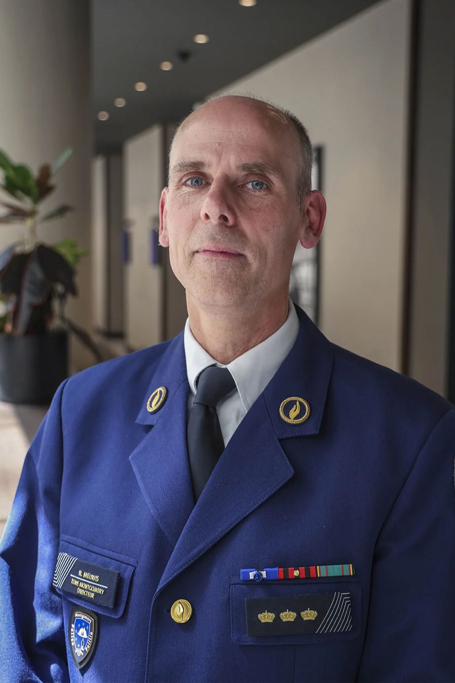 Portrait institutionnel et militaire réalisé par Bstudio, studio photo et vidéo à Bruxelles.