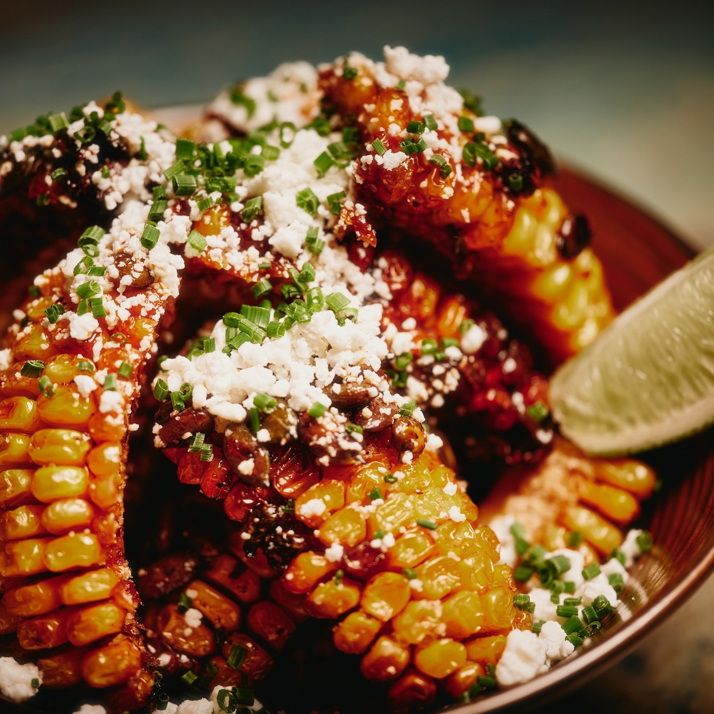 Smoky chargrilled Sweetcorn Ribs. 

Dressed in El Tigre&rsquo;s homemade spicy Pumpkin Seed Salsa Macha, topped with crumbled with Feta. @tigrecetas 

Snack on that. ⁠Botanas at Nine Lives, book that spot. 
⁠
#NineLives #MexicanTapas⁠ #Londoneats #fo