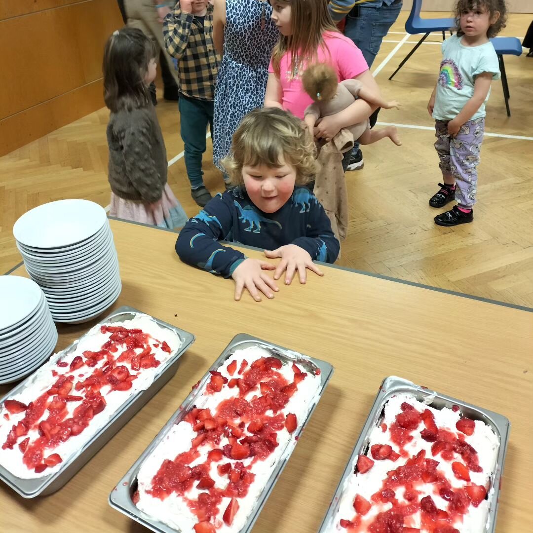 Tbt the ultimate 'pudding time!' face from our last Sunny's Kitchen dinner. Strawberry tiramisu using surplus strawbs and lady finger biscuits, it was a good one!