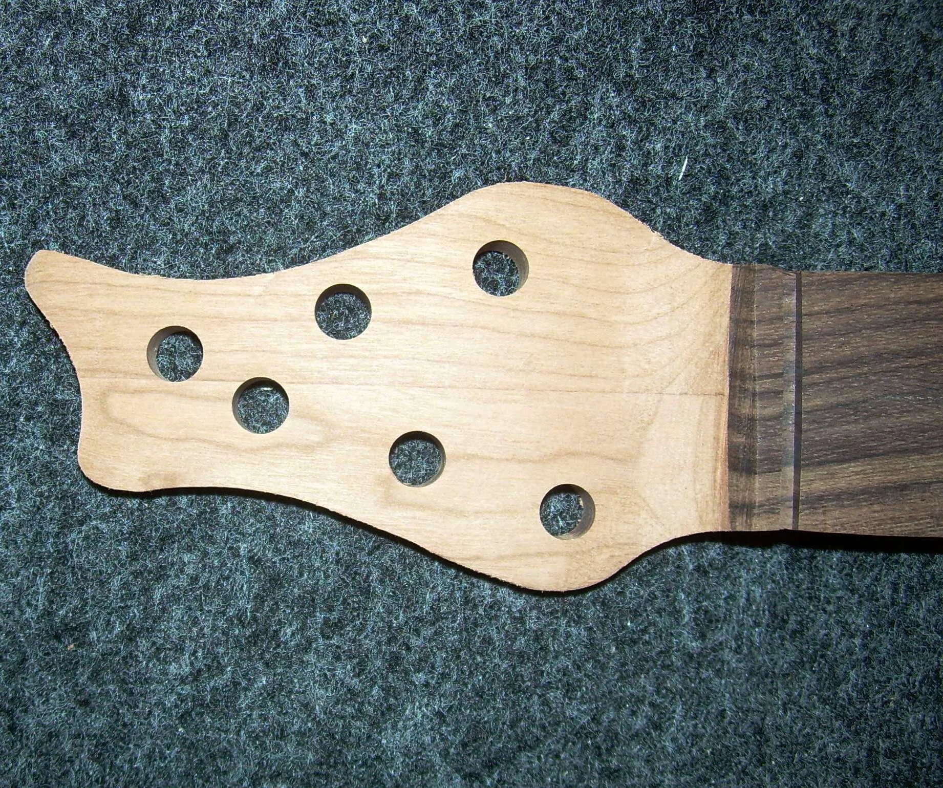 10headstocktunerholes