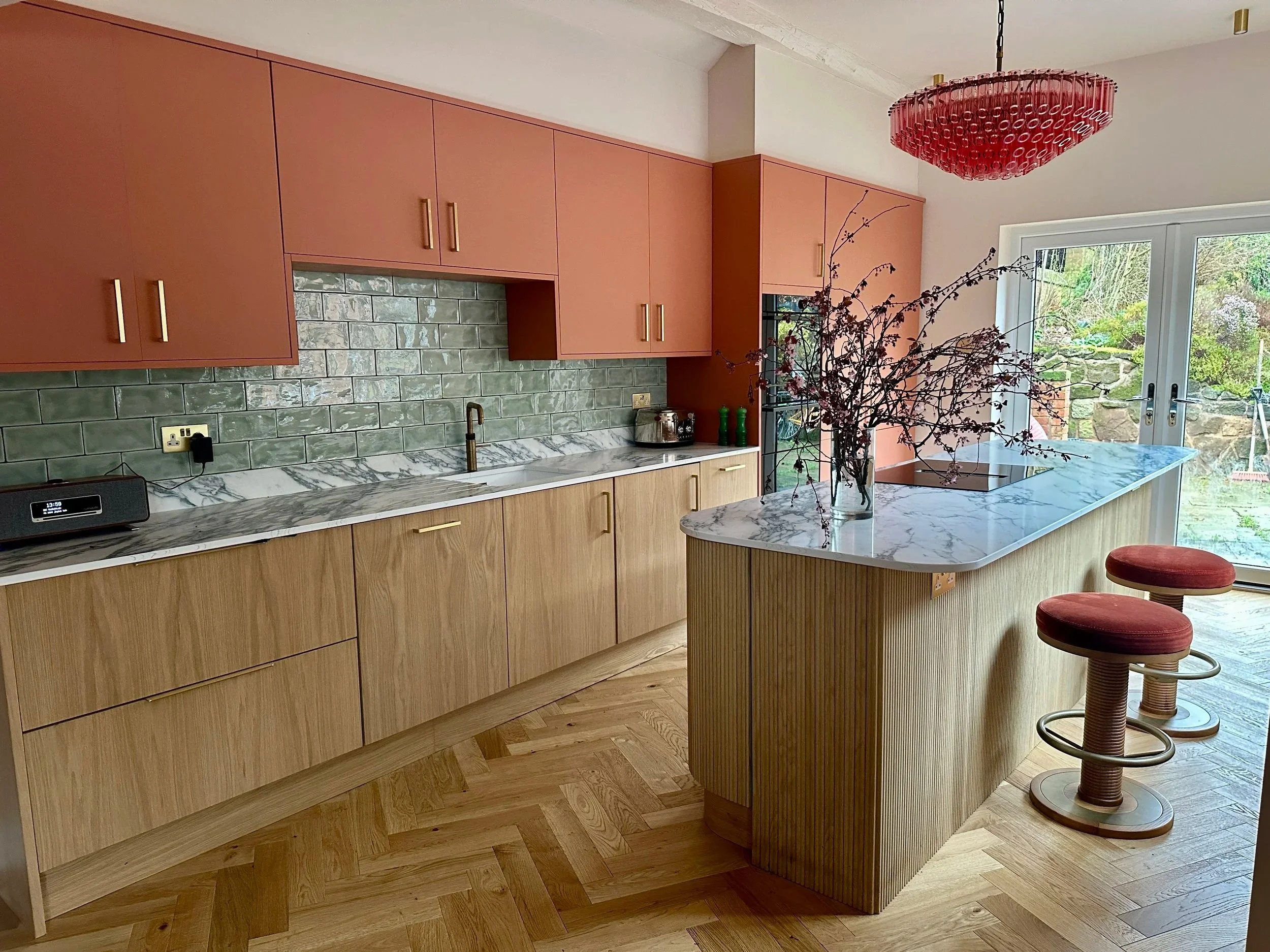 MODERN OAK KITCHEN