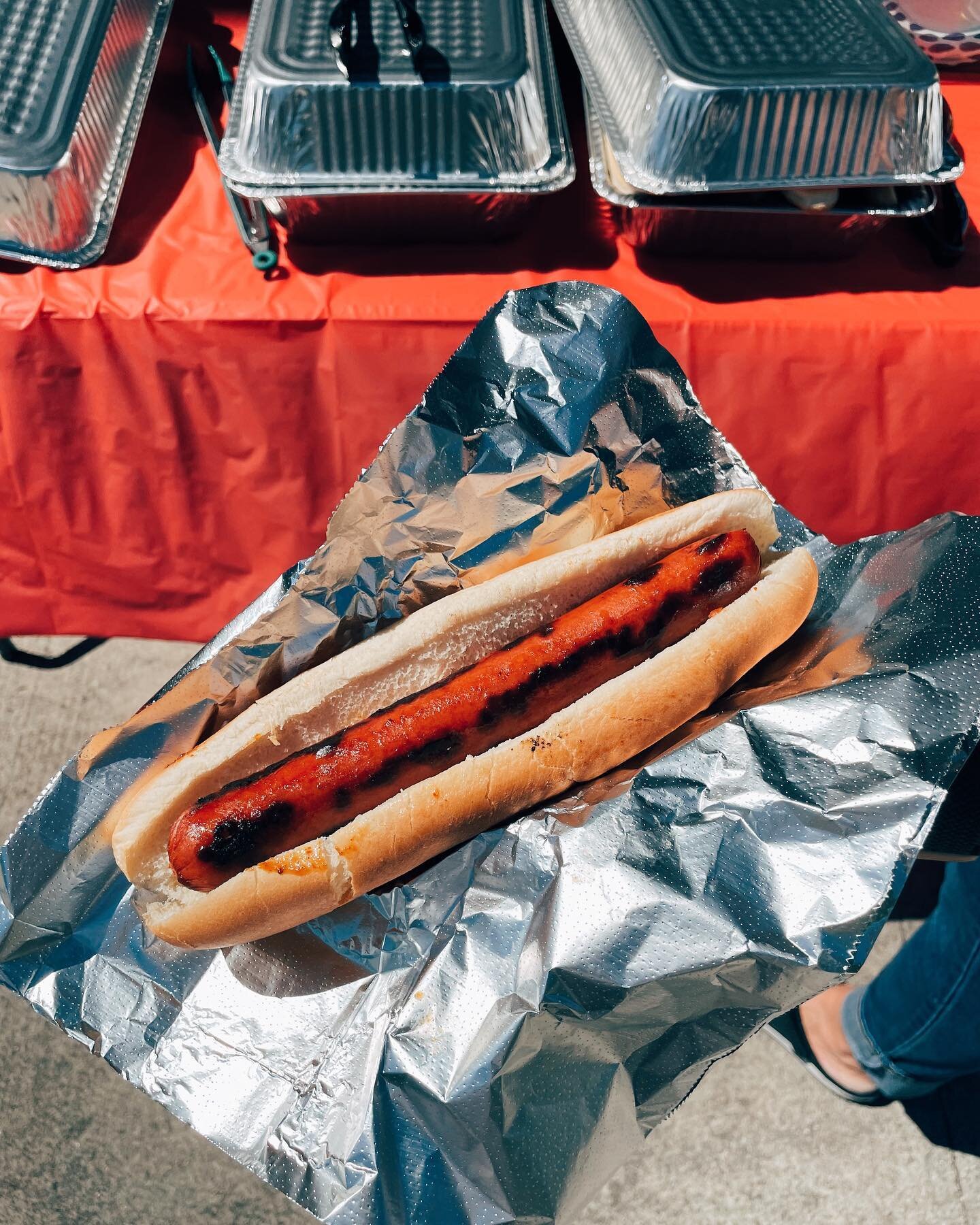 Happy Birthday, Joe! 

Our president missed out on our last hot dog event, so we had one just for him! Complete with games and treats.

Thanks Joe for having a birthday and being such a great boss! 

#maxtrans