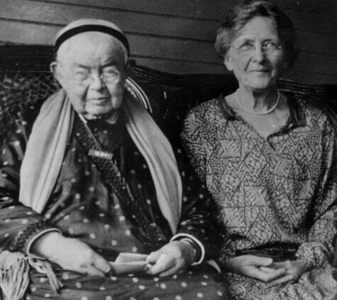 Emily & Isabel Howland