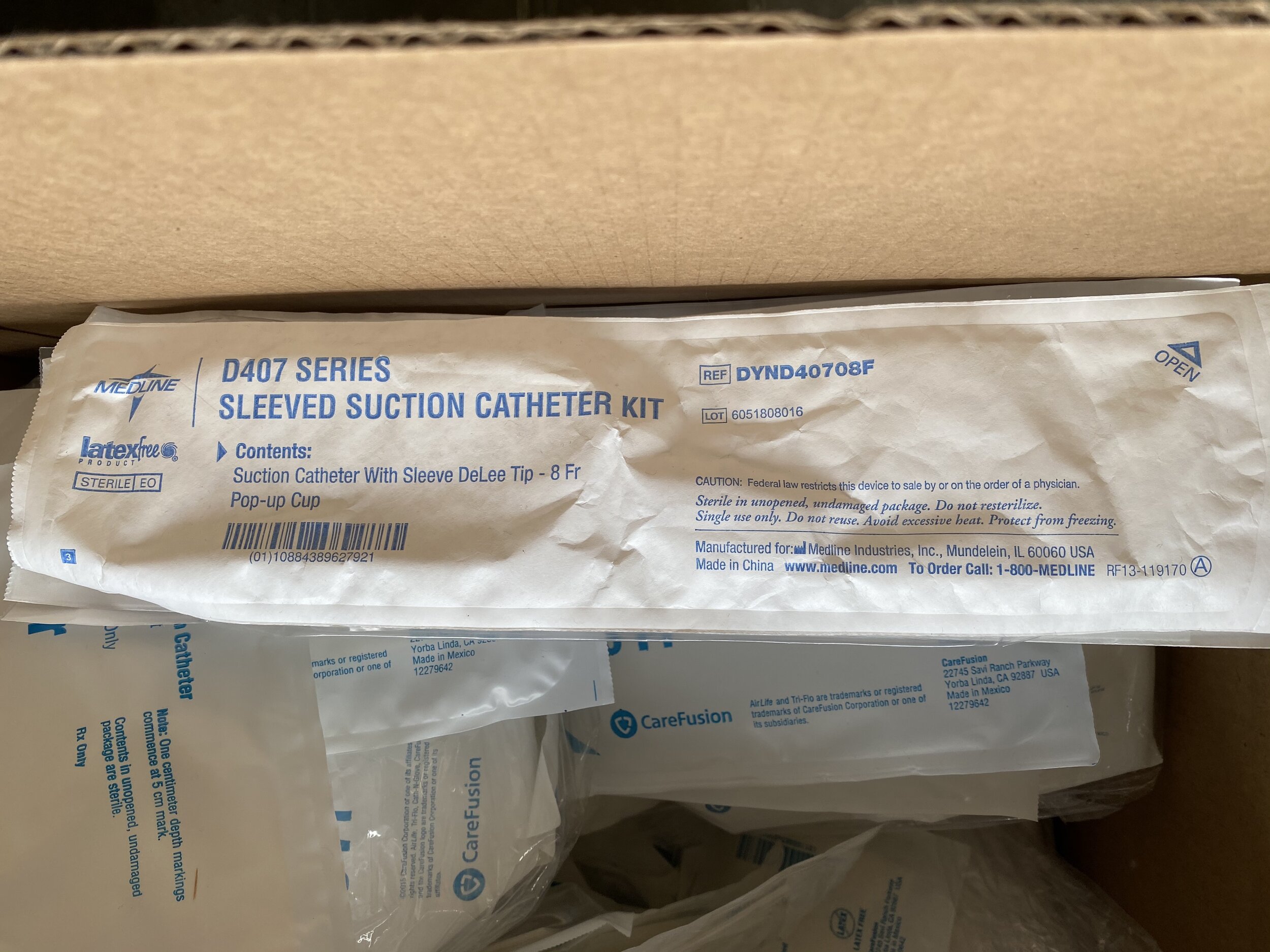 D407  Series Sleeved Suction Catheter Kit