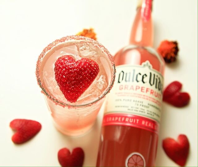 Try a Strawberry Paloma for Valentines Day ❤️⁠
Bonus: you can play &ldquo;Spin the Bottle&rdquo; with the empty bottle 😉⁠😘⁠
*** Save this recipe***⁠
1.5 oz Dulce Vida Grapefruit Tequila⁠
3-4 Muddled Fresh Strawberries⁠
3 oz Mineral Water⁠
Squeeze o