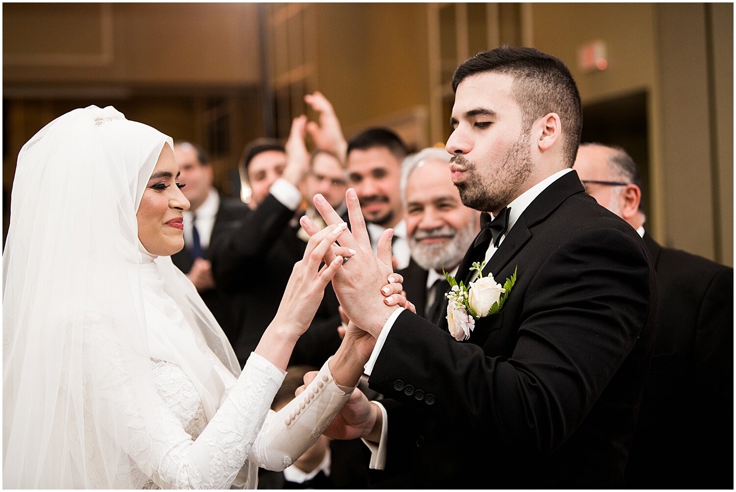 https://images.squarespace-cdn.com/content/v1/5ce4254e19f29900013d6333/1587421036698-0QPOCHHZUTJ89SRJXKM7/Chicago+Palestinian+Egyptian+Arab+Muslim+Wedding+Photography+Dinolfos+Banquets+Maha+Studios_0029.jpg