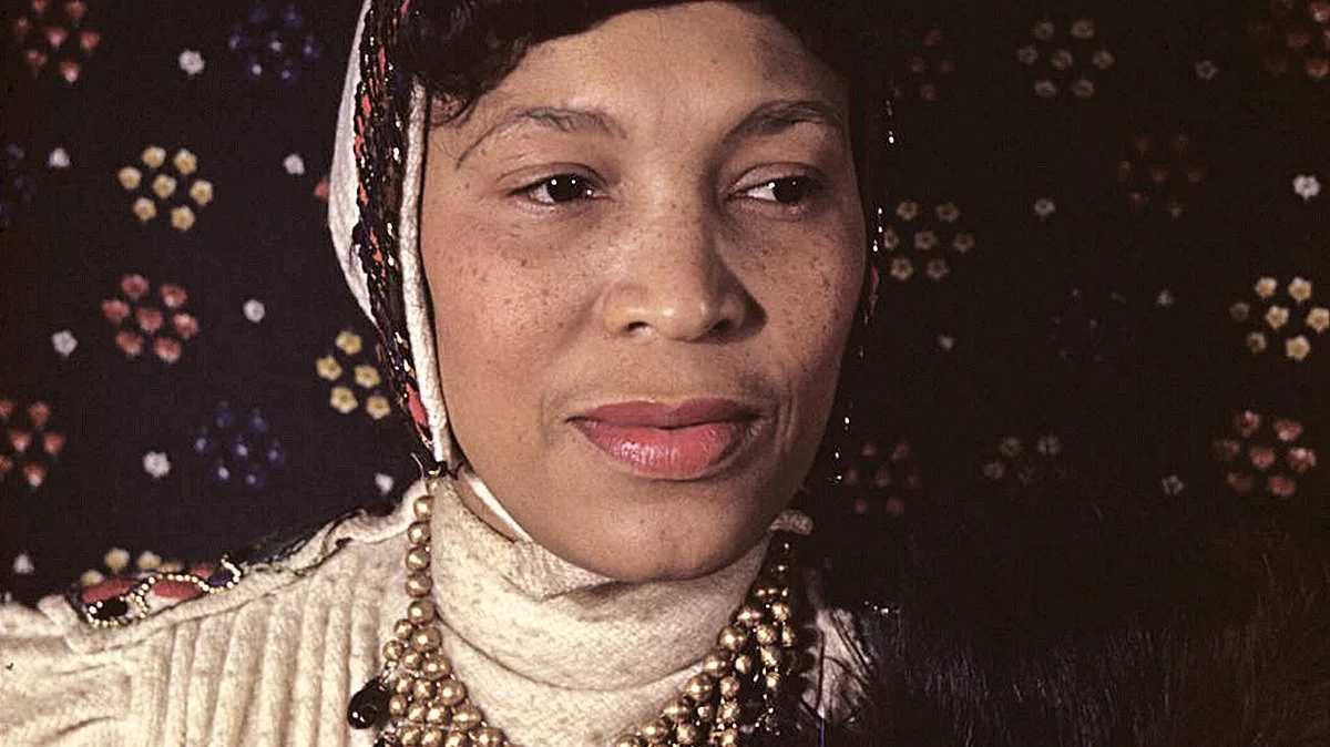 Zora+02.jpg