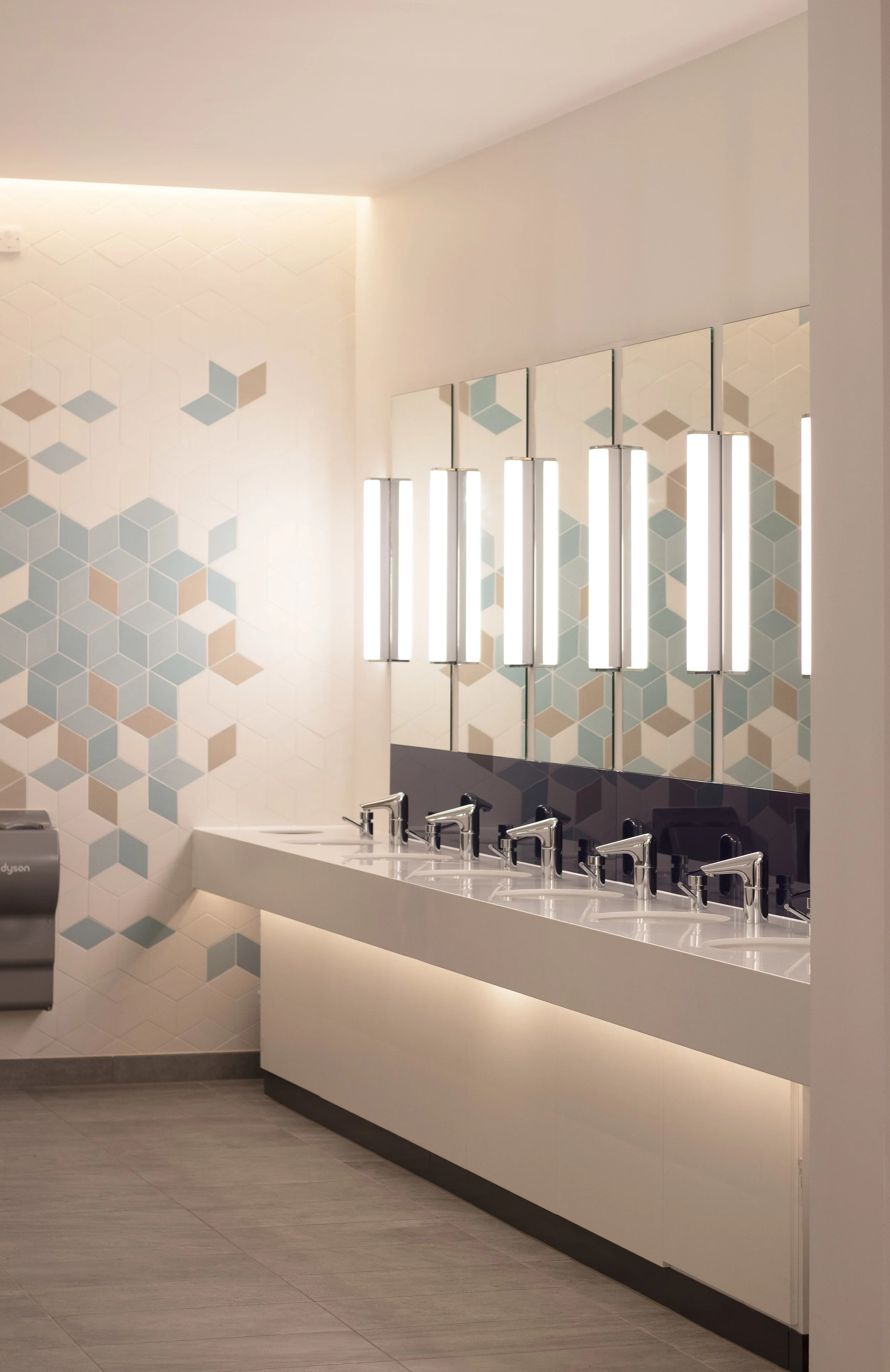 539_O2 TOILETS_LR_003.jpg