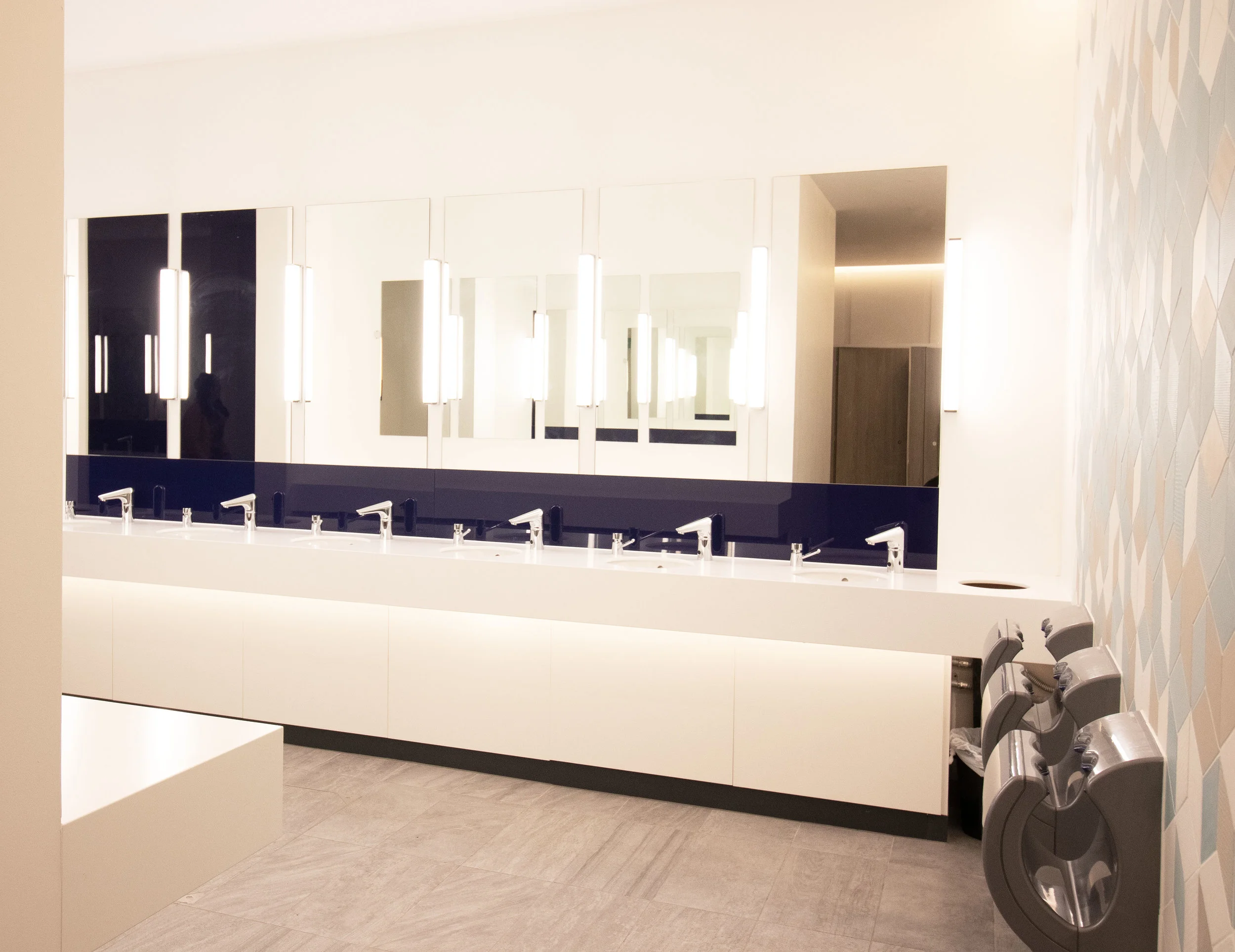 539_O2 TOILETS_LR_010.jpg