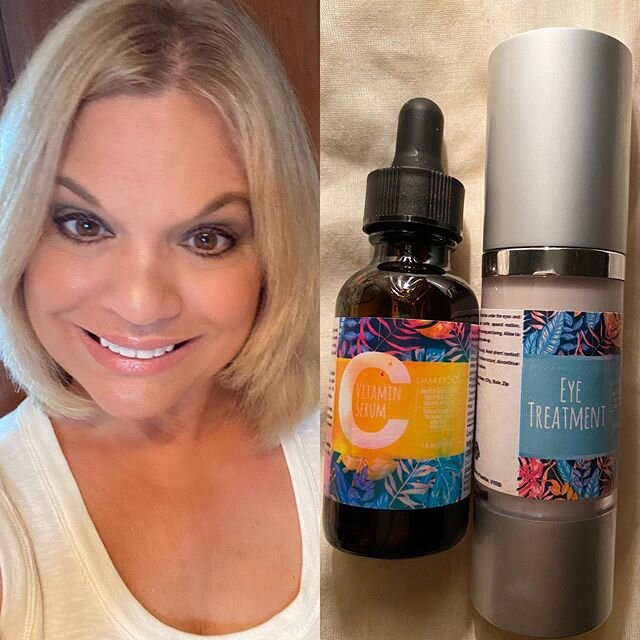 🤗Thank you @smartrskin for letting me try your vitamin C serum, your eye treatment moisturizer, and your jasmine hair oil. I have been using these products for over two weeks now and I really like them! All three products are very hydrating. I feel 