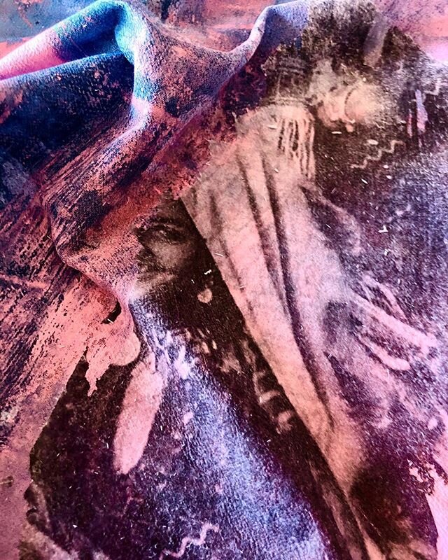 Acrylic, older print, latex on silk chiffon.
Experimenting with fabric movement &amp; forming shapes.
#andreamindellcohen .
.
.
.
.
.
.
.
.
.
.
.
#paintonfabric #palestianembroidery #mixedmedium #curate#chiffon #embellishment#fabricembellishment #det