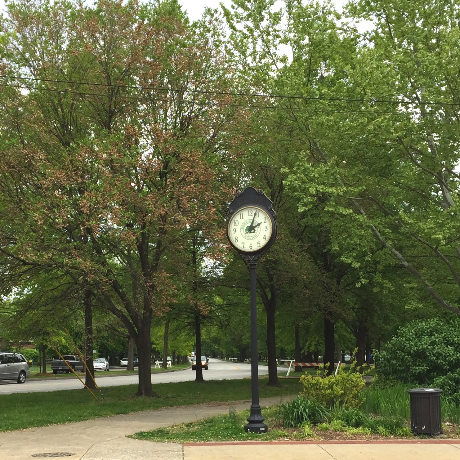 The clock at Woodlawn Avenue and Southern Parkway