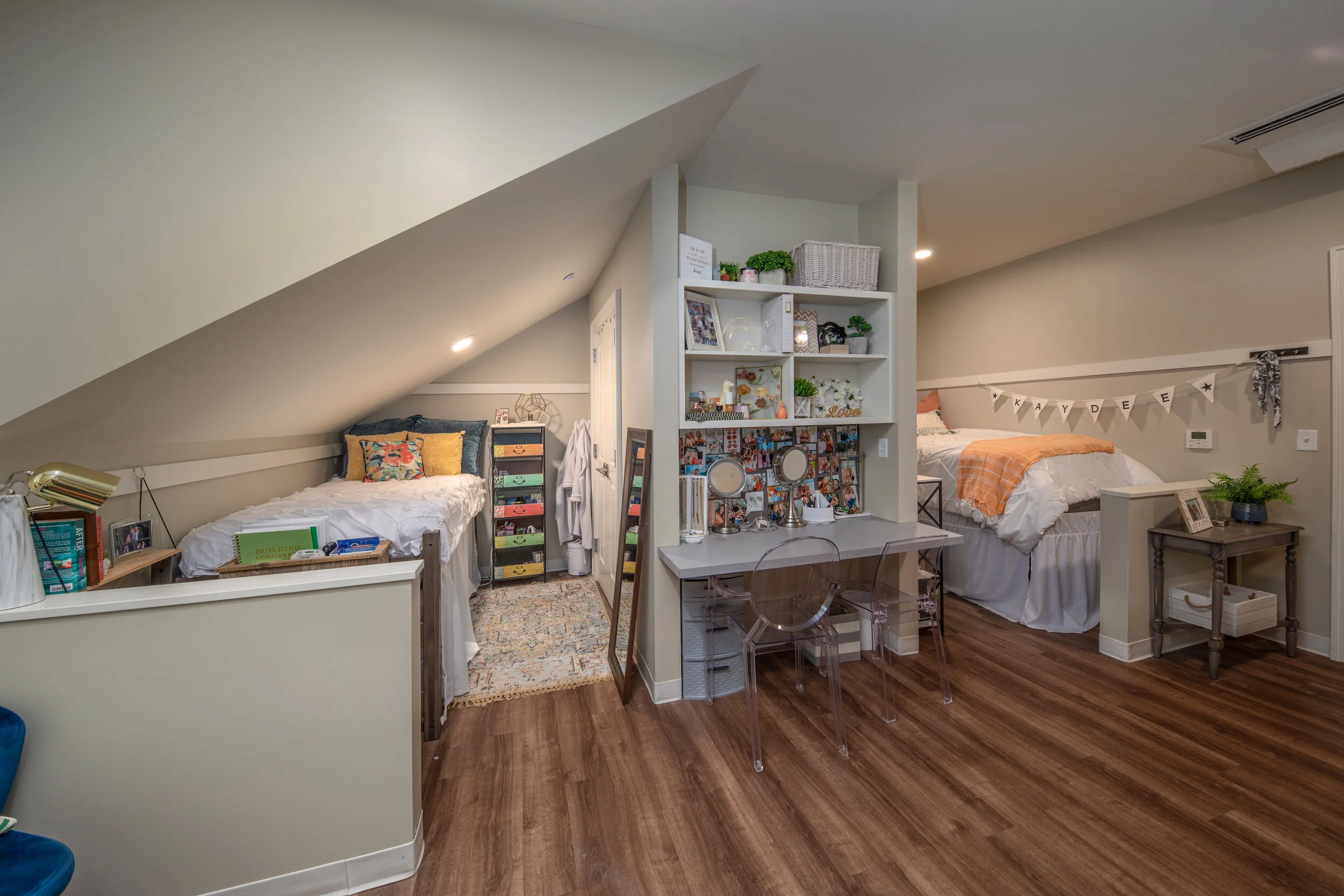 Room-4bd_3104.jpg