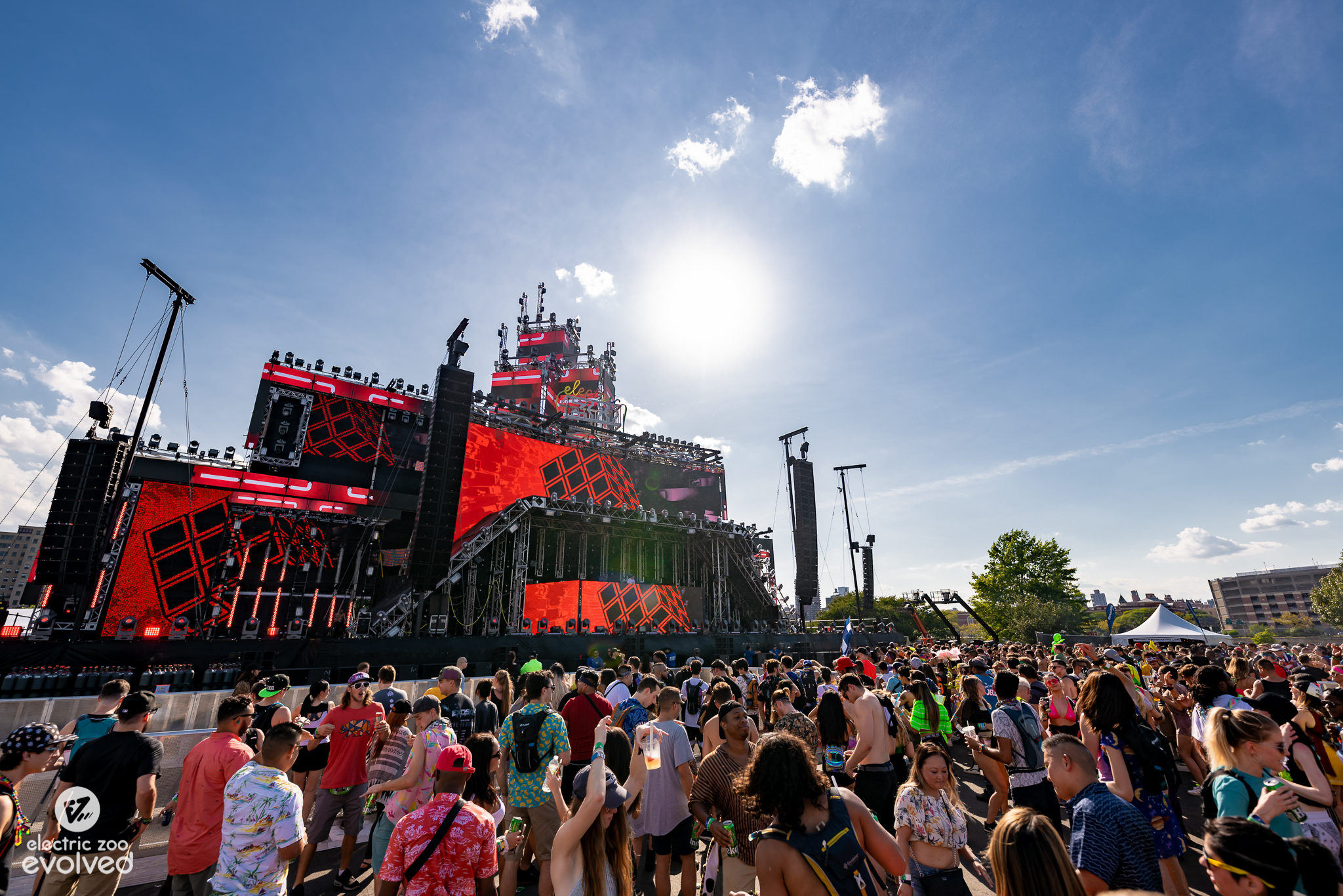 EZOO2019_0830_163129-8430_ALIVECOVERAGE.jpg