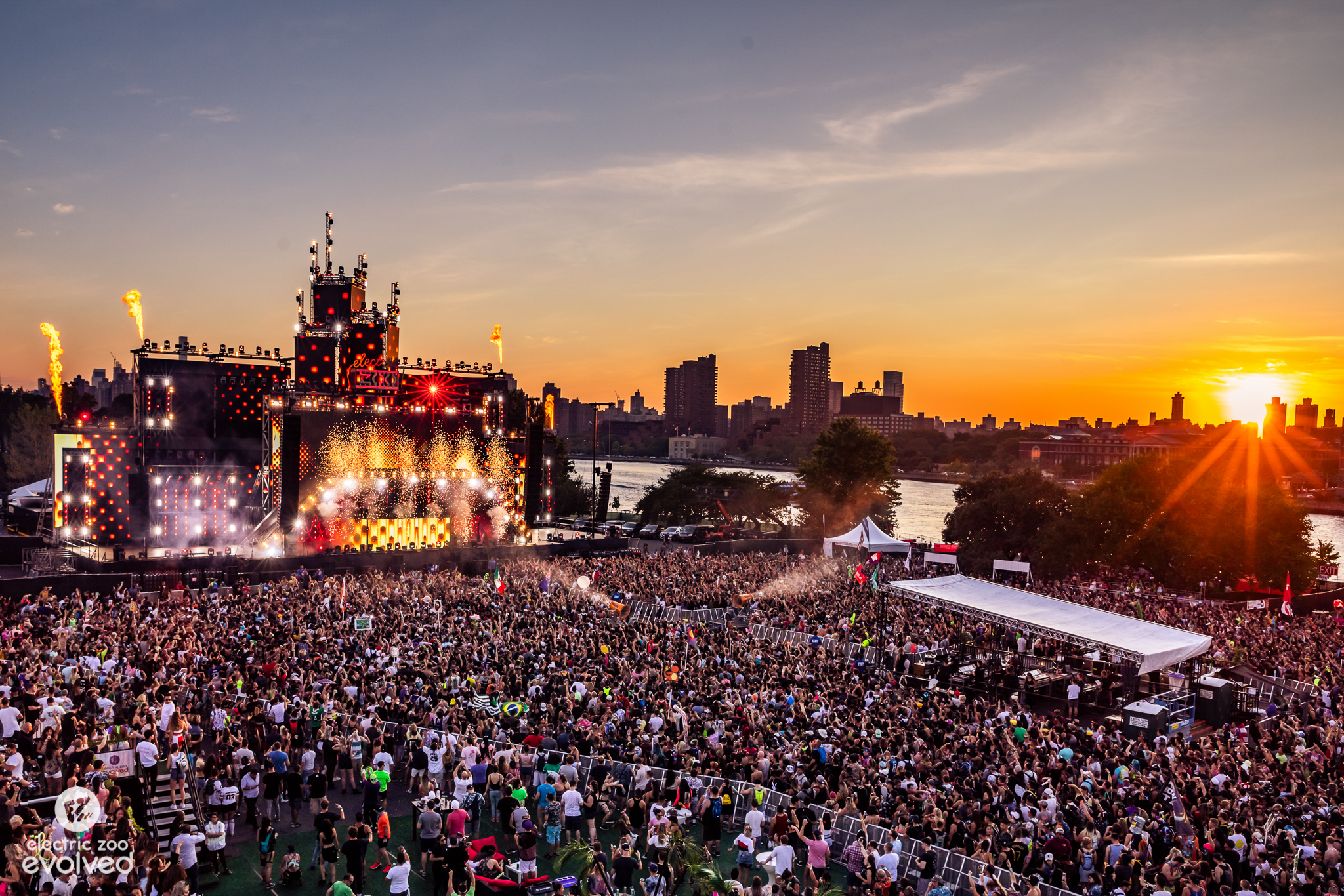 EZOO2019_0830_191636-3402_ALIVECOVERAGE.jpg